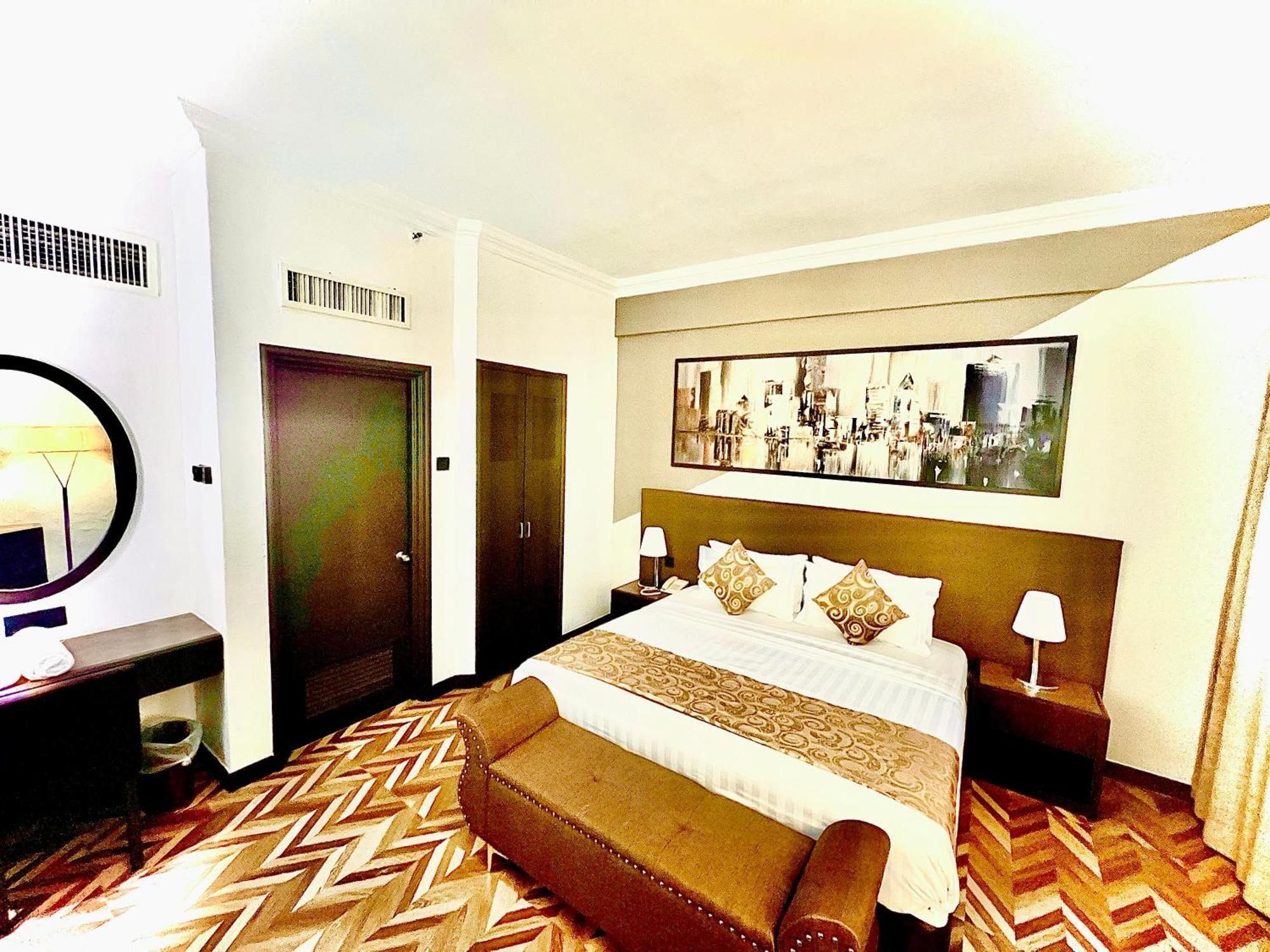 Regalpark Hotel Kuala Lumpur Dış mekan fotoğraf
